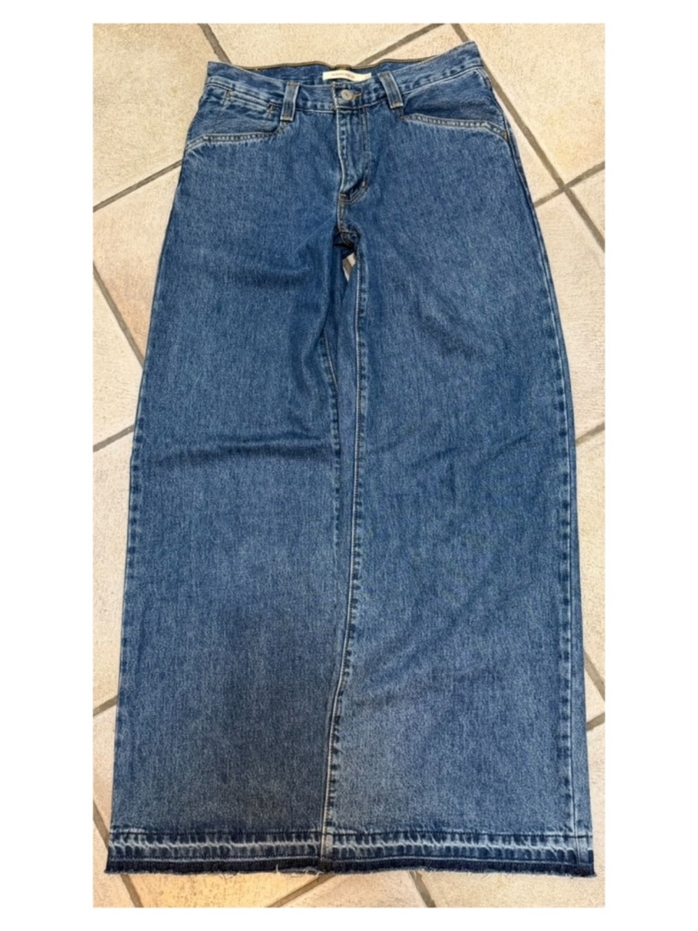 LEVI'S '94 Baggy Wide Leg Jeans 27x33 Med Wash 100% Cotton Mid Rise Raw Hem EUC
